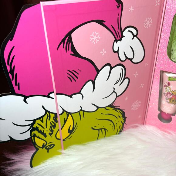 NEW The Grinch Bath Collection 10PC Gift Set - Picture 4 of 8